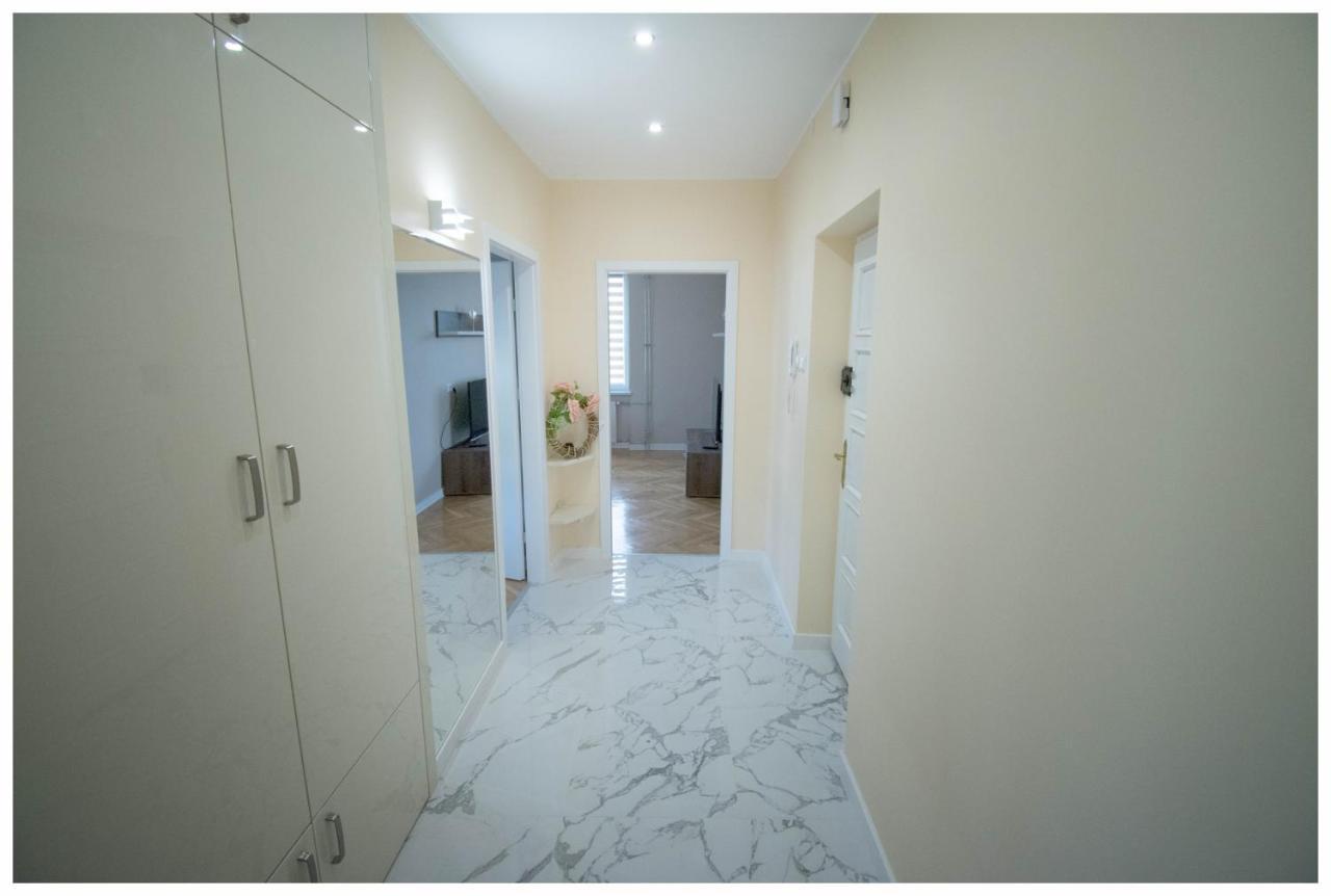 Color 24 Apartament III Stalowa Wola Ngoại thất bức ảnh